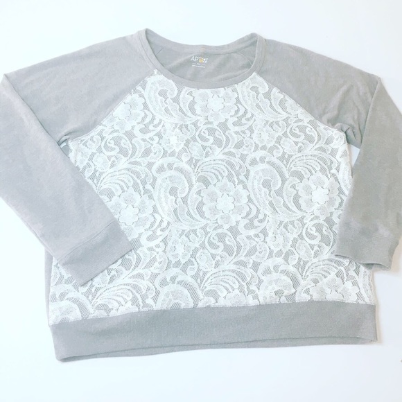 Apt 9 lace sweater Lg - Picture 1 of 8